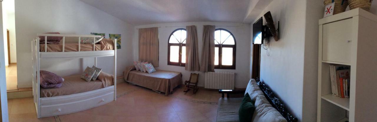 Santa Marta Complejo Rural Con Pista De Padel Guest House Archidona Ngoại thất bức ảnh